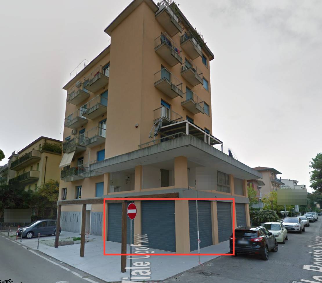 negozio in vendita a Rimini in zona Marina Centro
