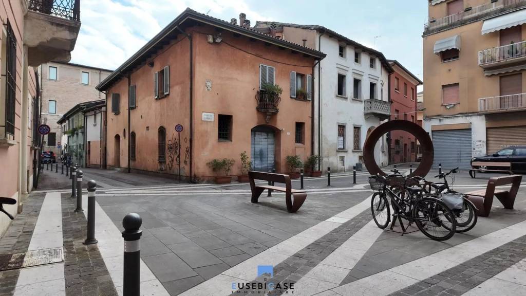 casa indipendente in vendita a Rimini in zona Centro Storico