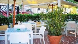 negozio in vendita a Rimini in zona Marebello