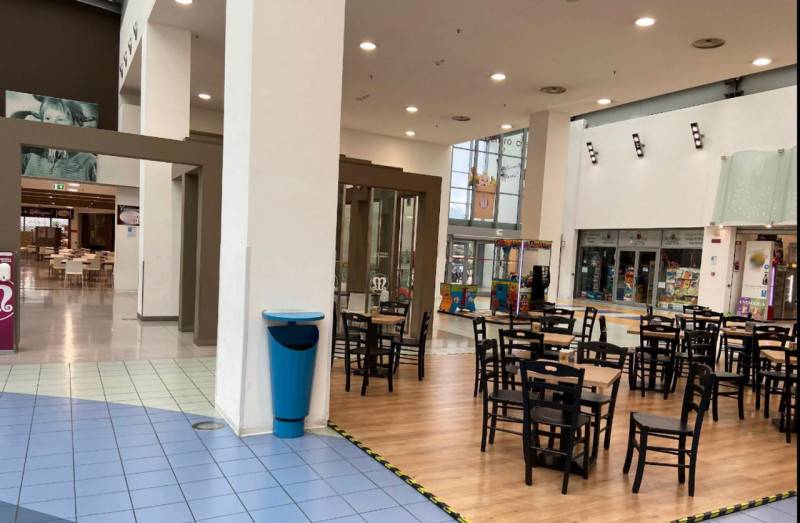 negozio in vendita a Rimini in zona Celle
