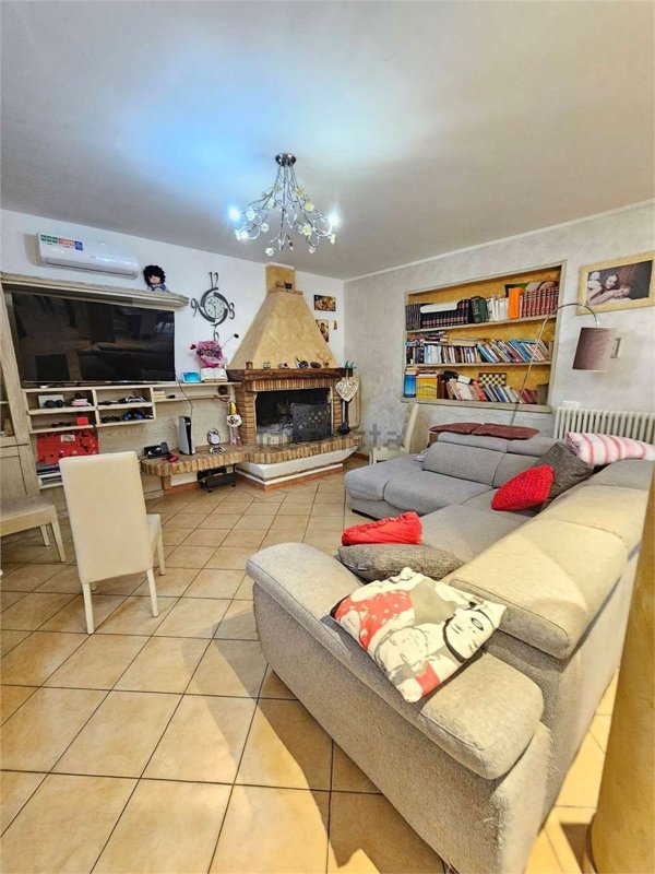 casa indipendente in vendita a Rimini