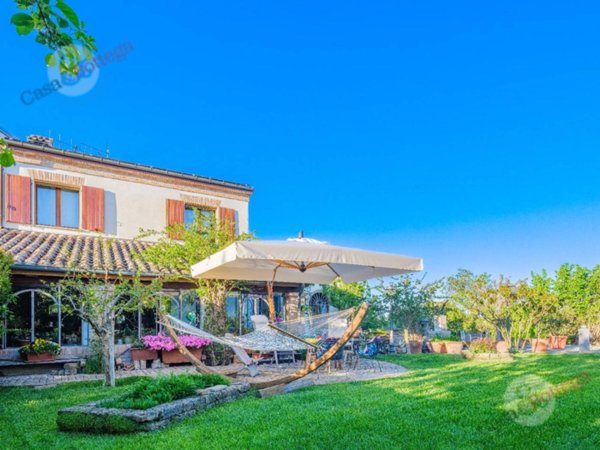 casa indipendente in vendita a Rimini in zona Viserba
