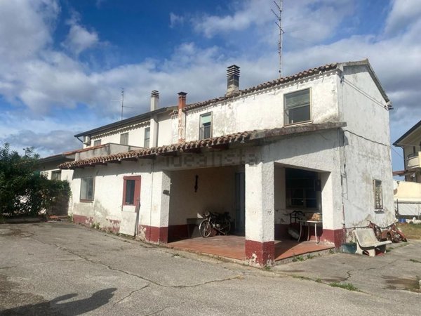 casa indipendente in vendita a Rimini in zona Gaiofana