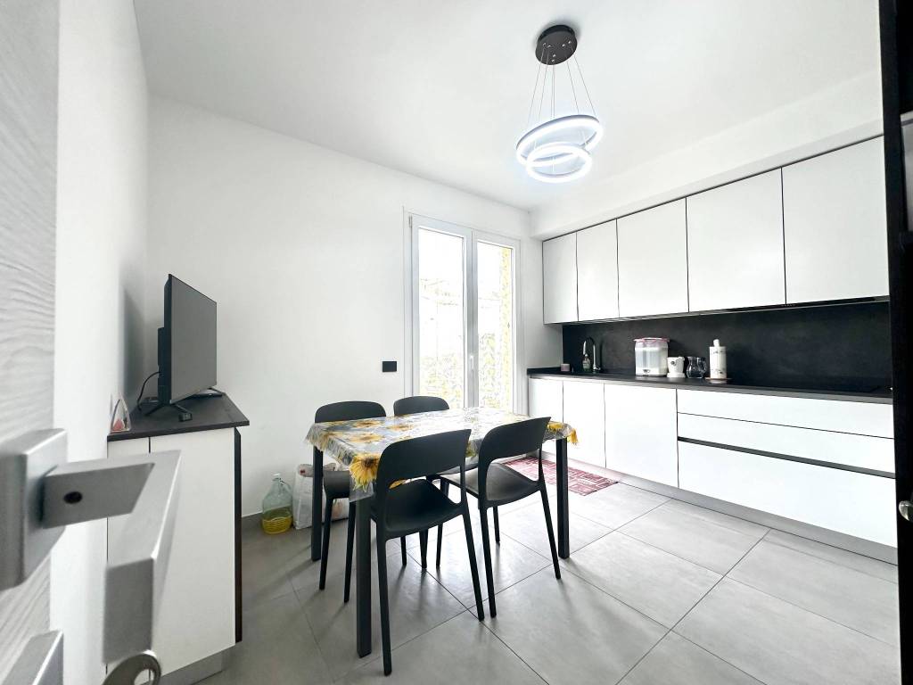 casa indipendente in vendita a Rimini in zona Spadarolo