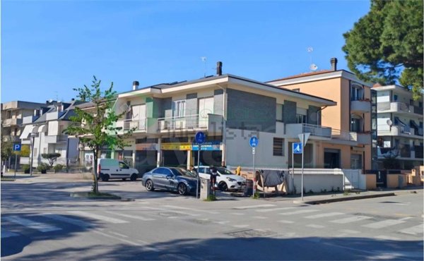 casa indipendente in vendita a Rimini in zona Miramare di Rimini