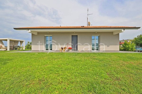 casa indipendente in vendita a Rimini in zona Viserba