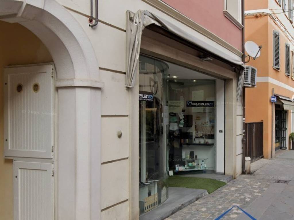 negozio in vendita a Rimini in zona Centro Storico