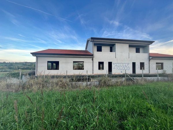 casa indipendente in vendita a Rimini in zona Vergiano