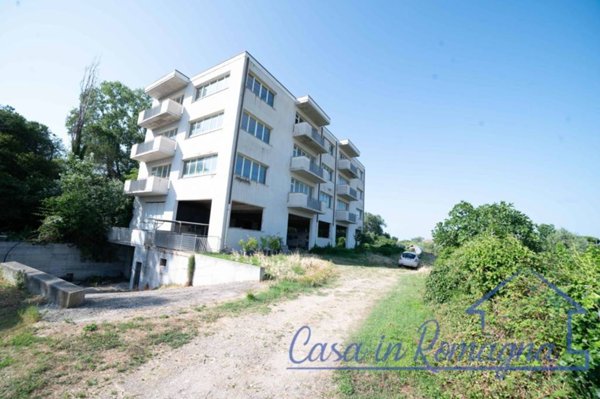 locale commerciale in vendita a Rimini in zona Rivabella