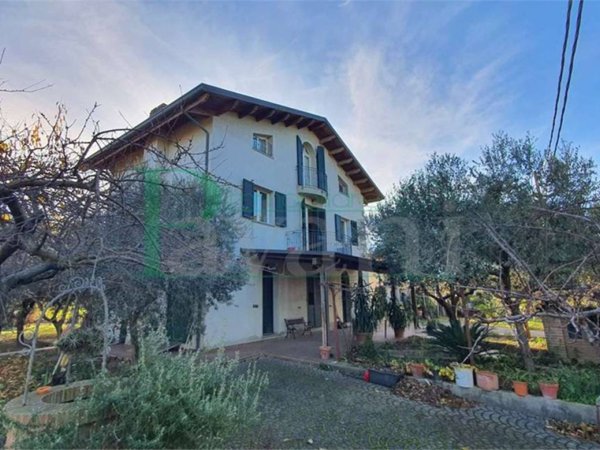 casa indipendente in vendita a Rimini in zona Miramare di Rimini