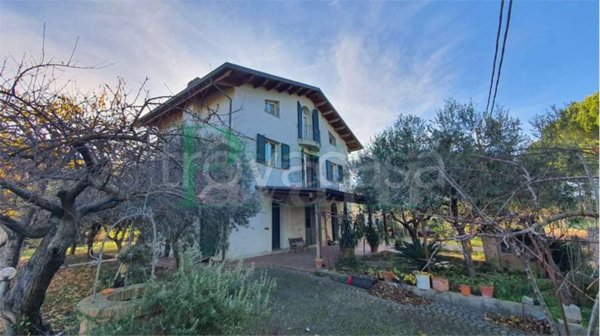 casa indipendente in vendita a Rimini in zona Miramare di Rimini