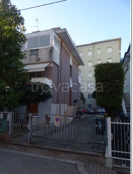 appartamento in vendita a Rimini in zona Marina Centro