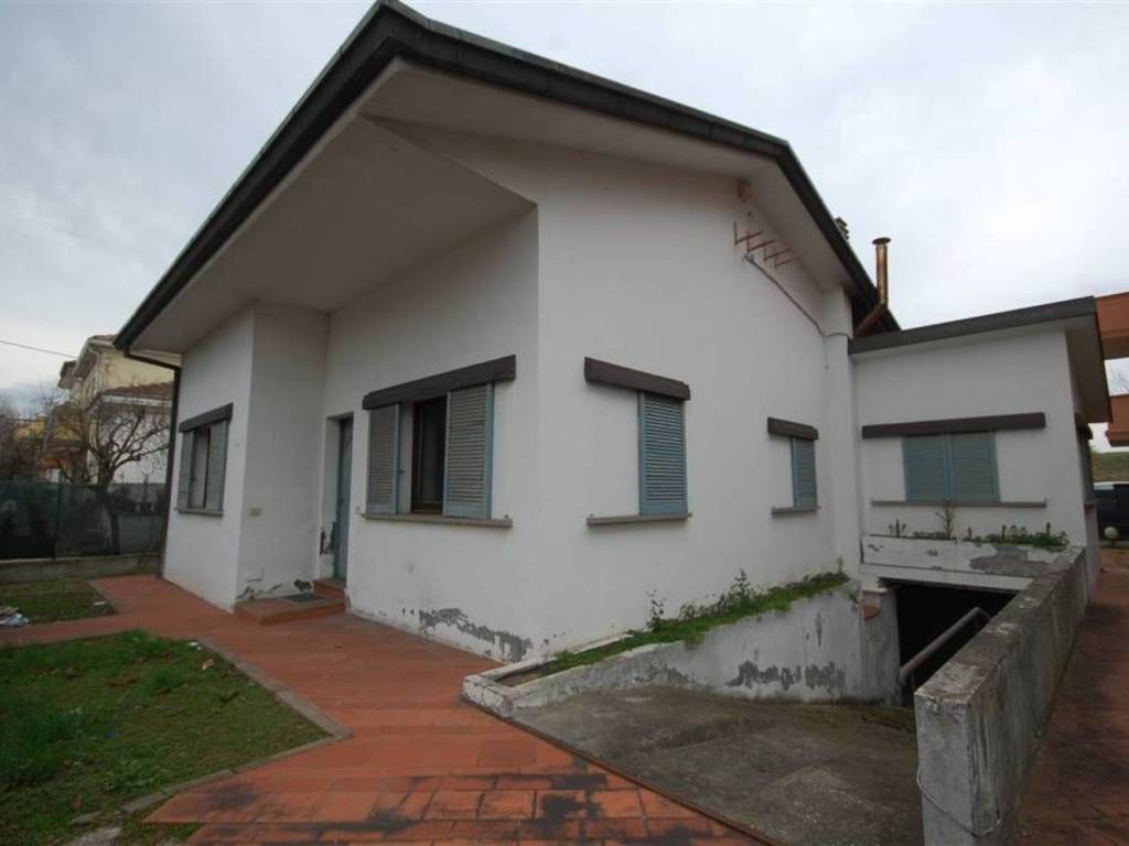 casa indipendente in vendita a Rimini in zona San Giuliano a Mare