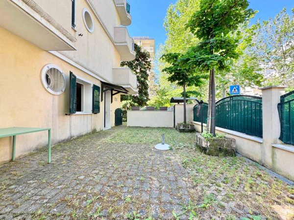 appartamento in vendita a Rimini in zona Miramare di Rimini
