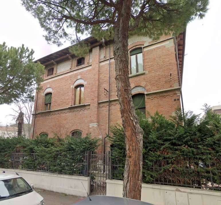 casa indipendente in vendita a Rimini in zona Marina Centro