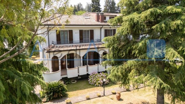 casa indipendente in vendita a Rimini in zona Corpolò