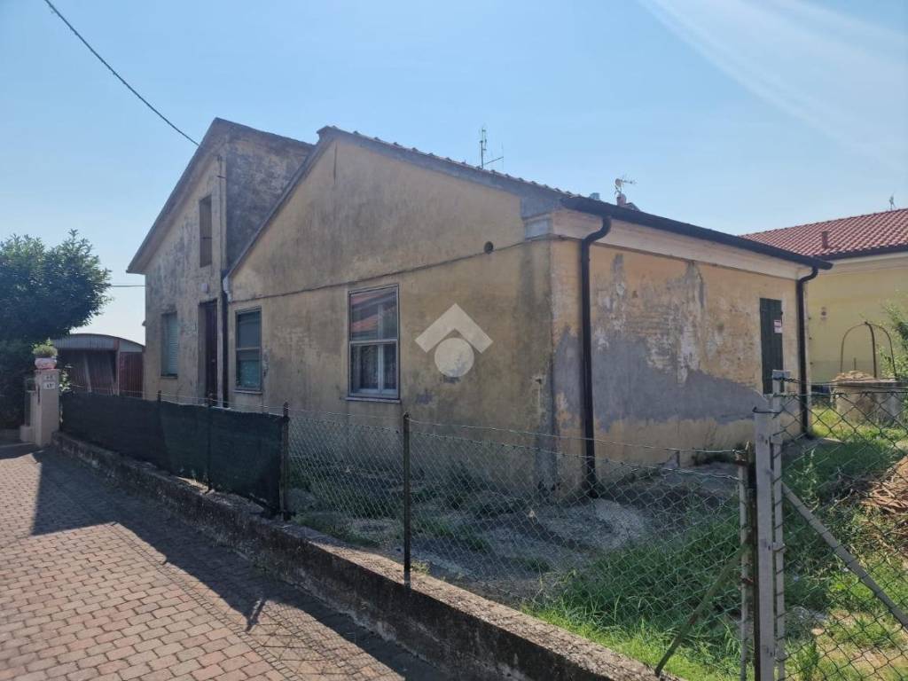 casa indipendente in vendita a Rimini in zona Torre Pedrera