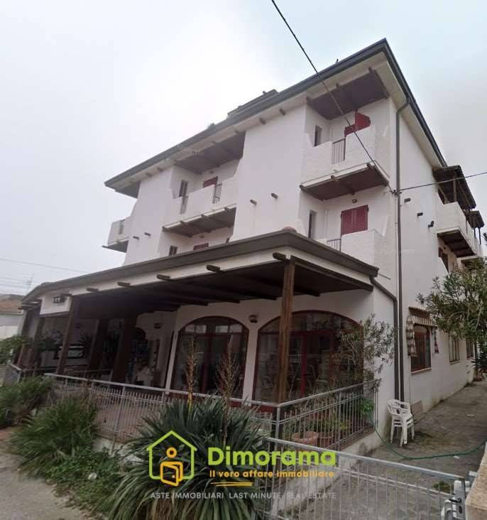 negozio in vendita a Rimini in zona Lagomaggio