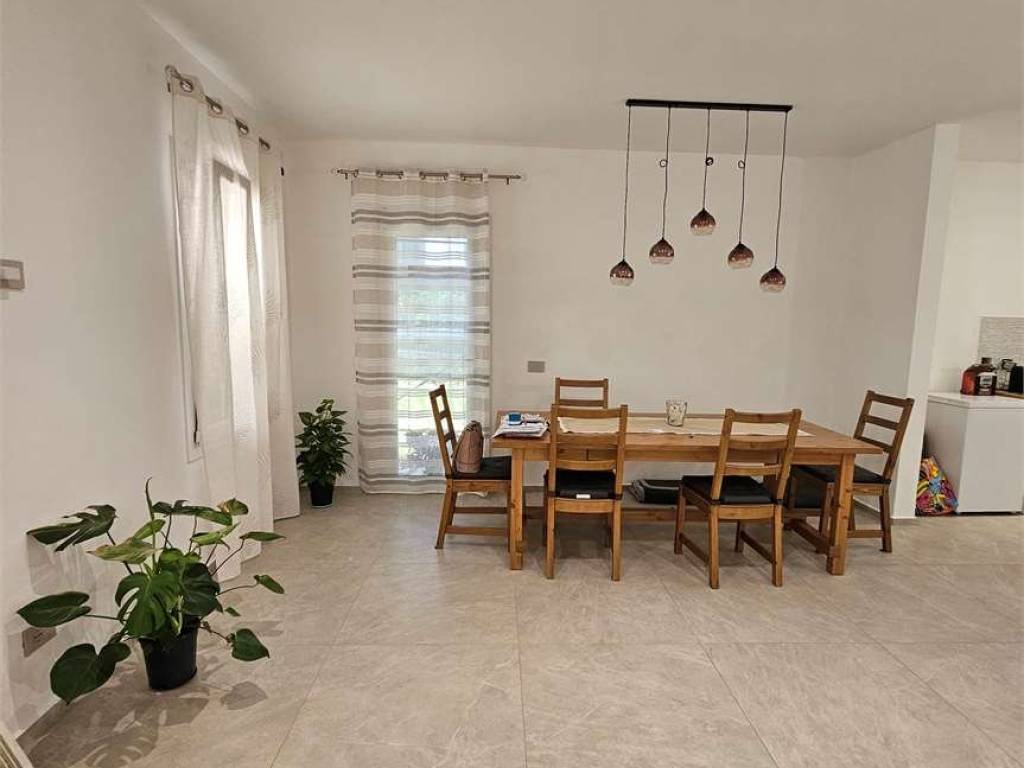 casa indipendente in vendita a Rimini in zona Miramare di Rimini