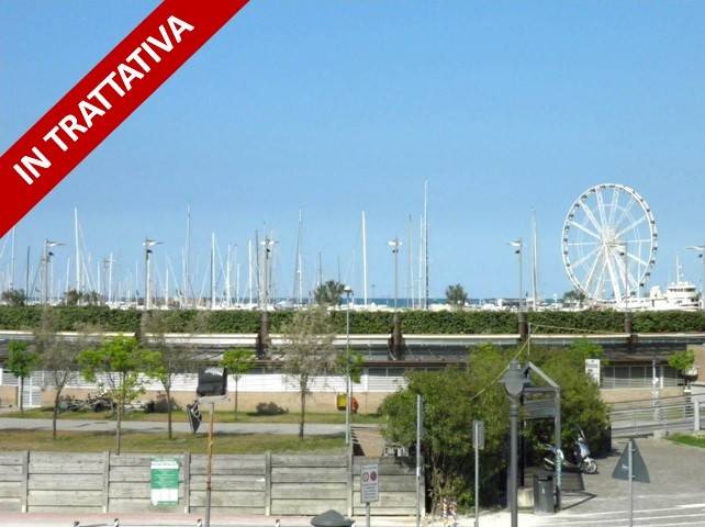 negozio in vendita a Rimini in zona San Giuliano a Mare