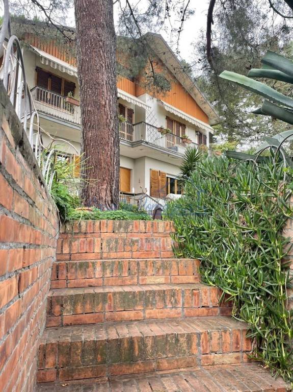 casa indipendente in vendita a Rimini