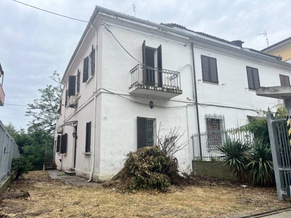 casa indipendente in vendita a Rimini in zona Marina Centro