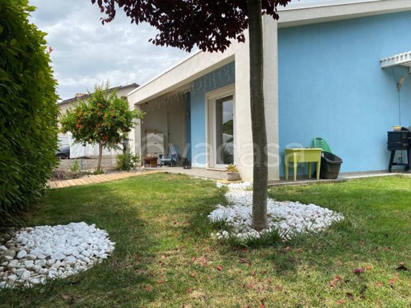 casa indipendente in vendita a Rimini in zona INA Casa