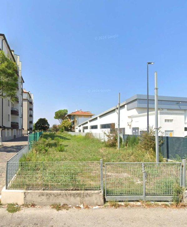 terreno edificabile in vendita a Rimini