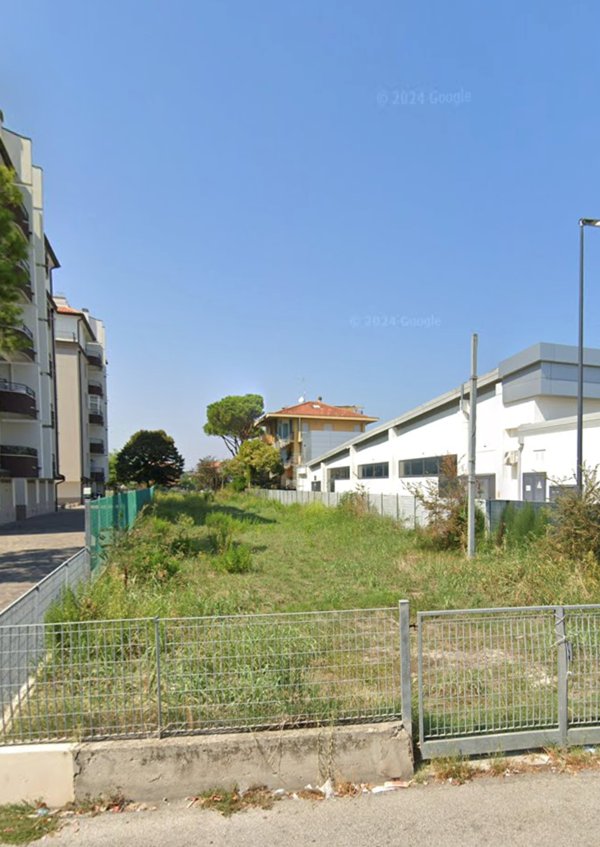terreno edificabile in vendita a Rimini