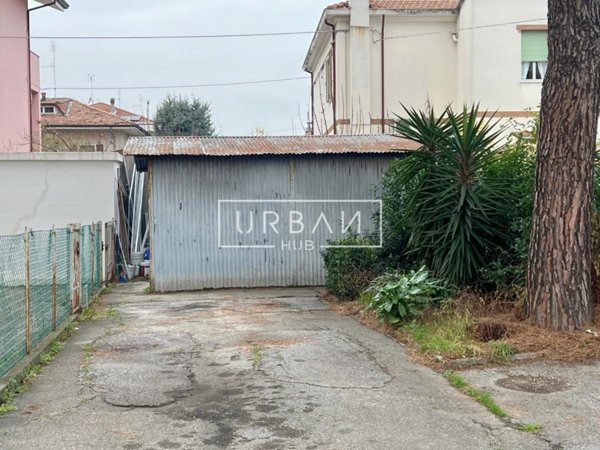 ufficio in vendita a Rimini in zona Marina Centro