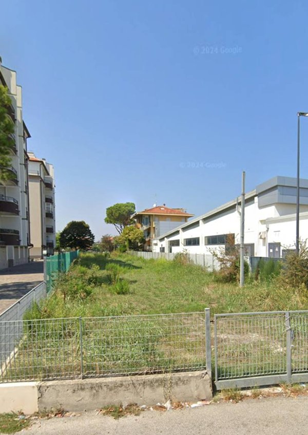 terreno edificabile in vendita a Rimini