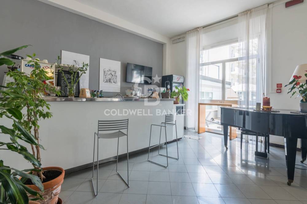 negozio in vendita a Rimini in zona Marina Centro