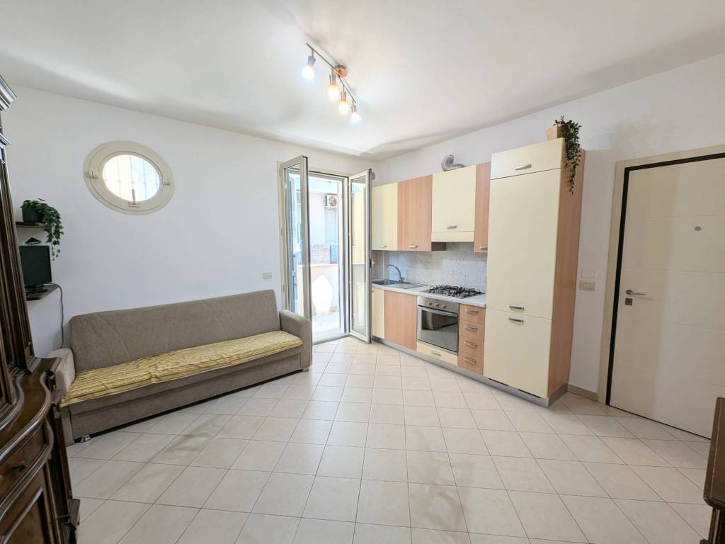 appartamento in vendita a Rimini in zona Miramare di Rimini
