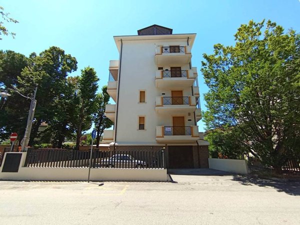 appartamento in vendita a Rimini in zona Marina Centro