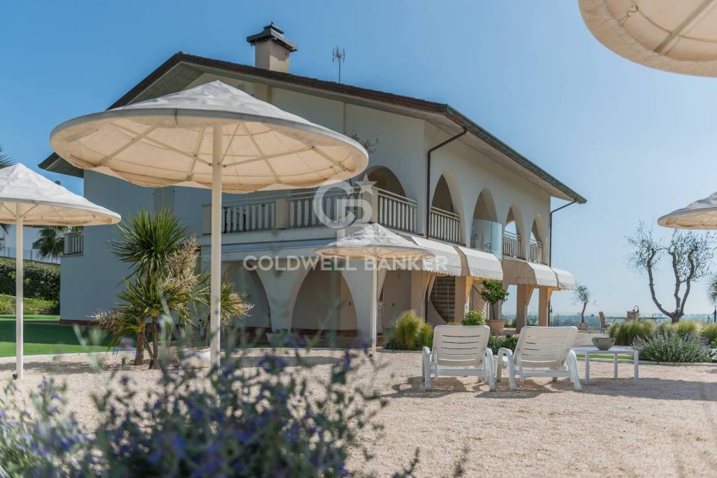 casa indipendente in vendita a Rimini in zona INA Casa