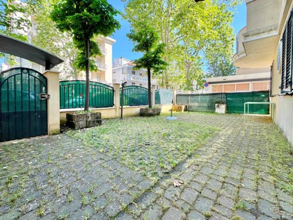 appartamento in vendita a Rimini in zona Miramare di Rimini