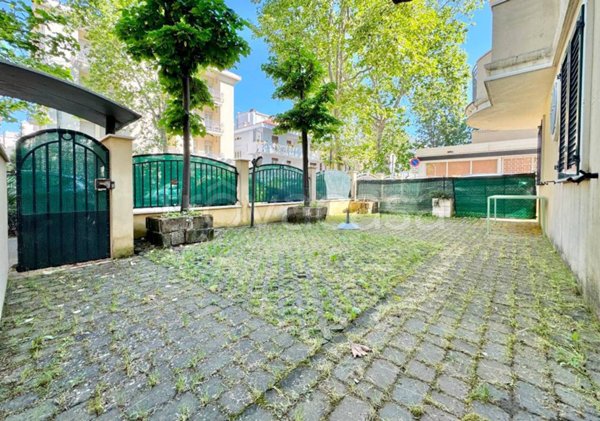 appartamento in vendita a Rimini in zona Miramare di Rimini