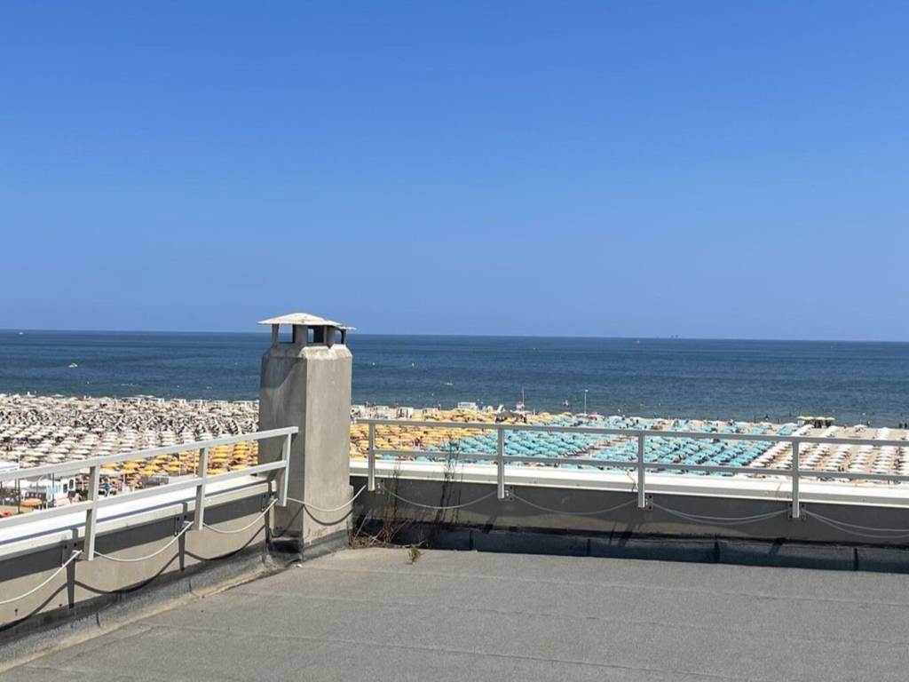 intera palazzina in vendita a Rimini in zona San Giuliano a Mare