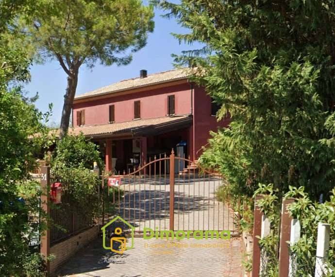 casa indipendente in vendita a Rimini in zona Santa Cristina