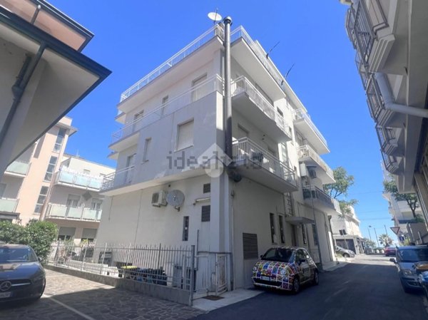 appartamento in vendita a Rimini in zona Miramare di Rimini