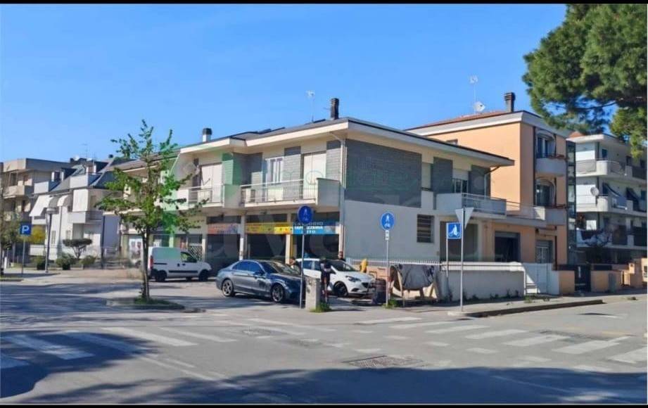 casa indipendente in vendita a Rimini in zona Miramare di Rimini
