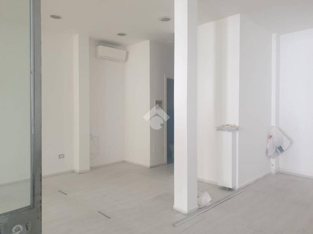 negozio in vendita a Rimini in zona Centro Storico