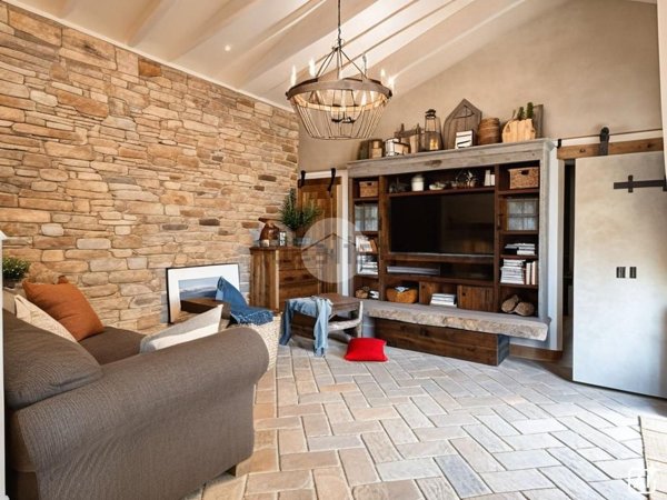 casa indipendente in vendita a Rimini in zona Lagomaggio