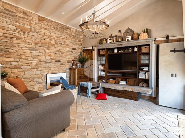 casa indipendente in vendita a Rimini in zona Lagomaggio