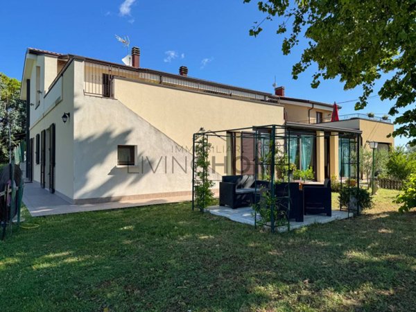 casa indipendente in vendita a Rimini