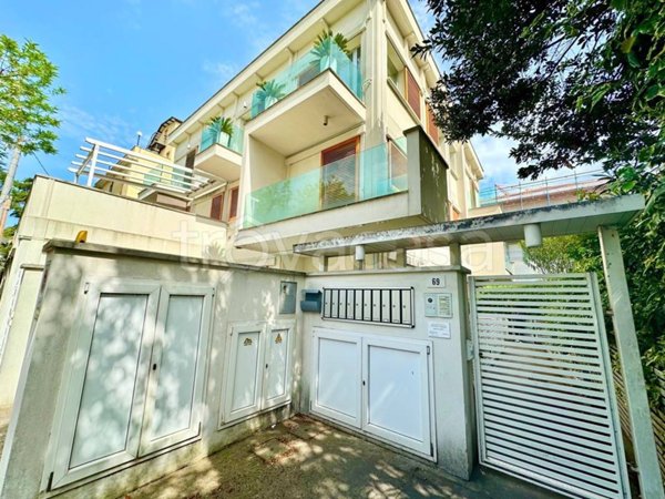 appartamento in vendita a Rimini in zona Marina Centro