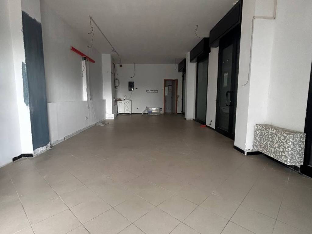 negozio in vendita a Rimini in zona Lagomaggio