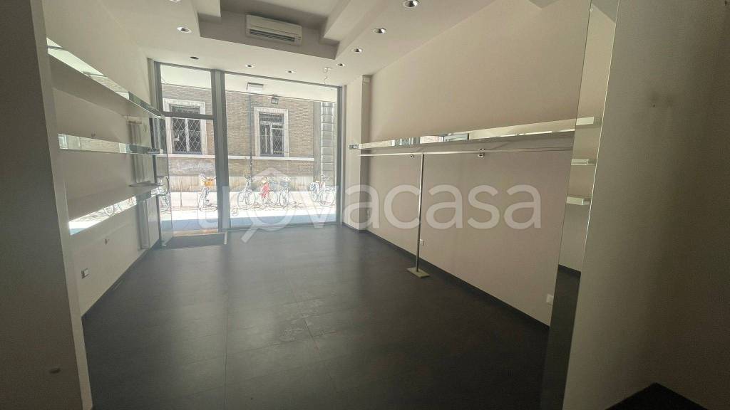 negozio in vendita a Rimini in zona Centro Storico