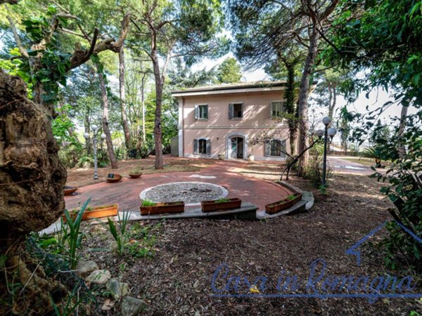 casa indipendente in vendita a Rimini in zona Centro Storico