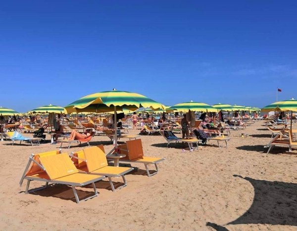 negozio in vendita a Rimini in zona Rivabella